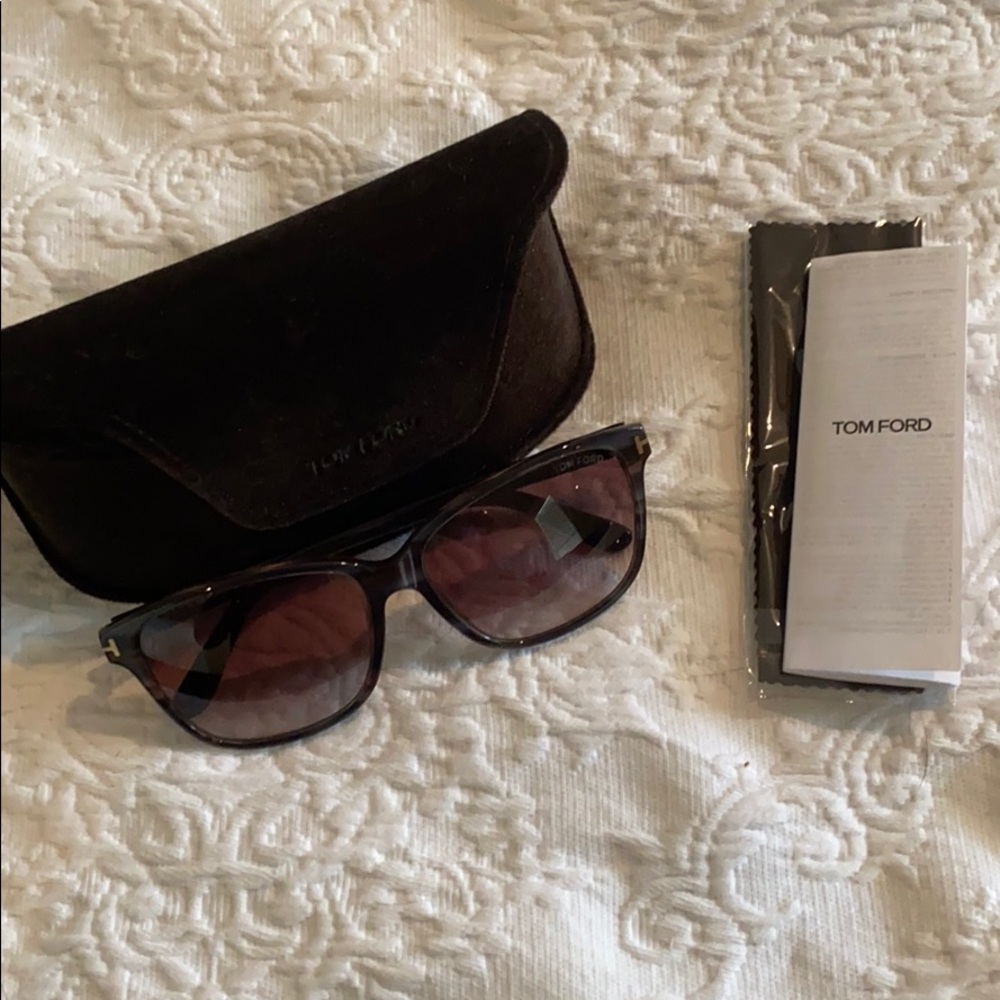 Authentic Tom Ford “Dana” sunglasses brand new